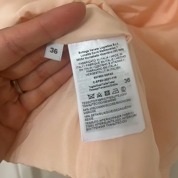 MRPs $1,045 BOTTEGA VENETA
Mini skirts size 36 EU - Picture 10 of 16